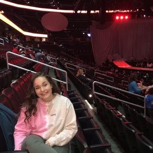 Meet your Posher, Olivia